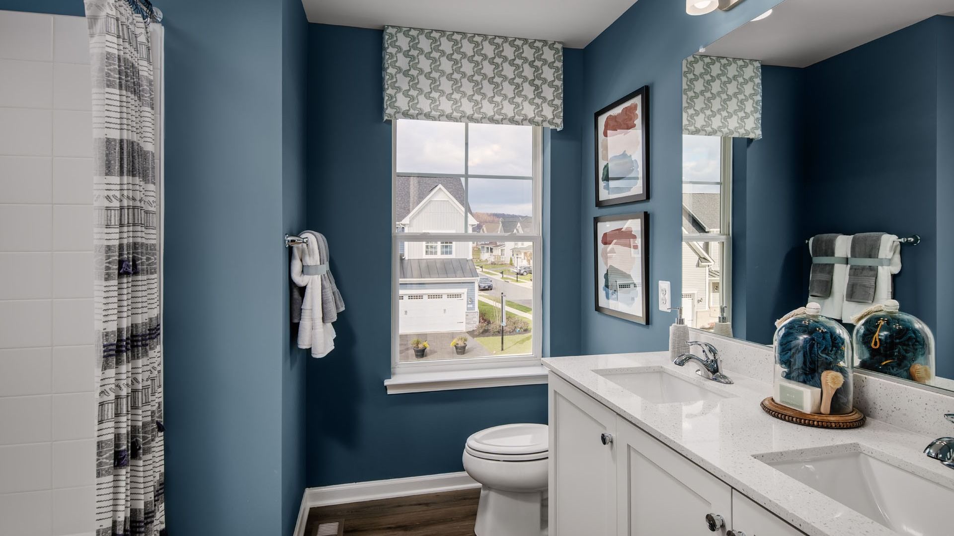 Bridgeport II Secondary Bathroom at Brunswick Crossing