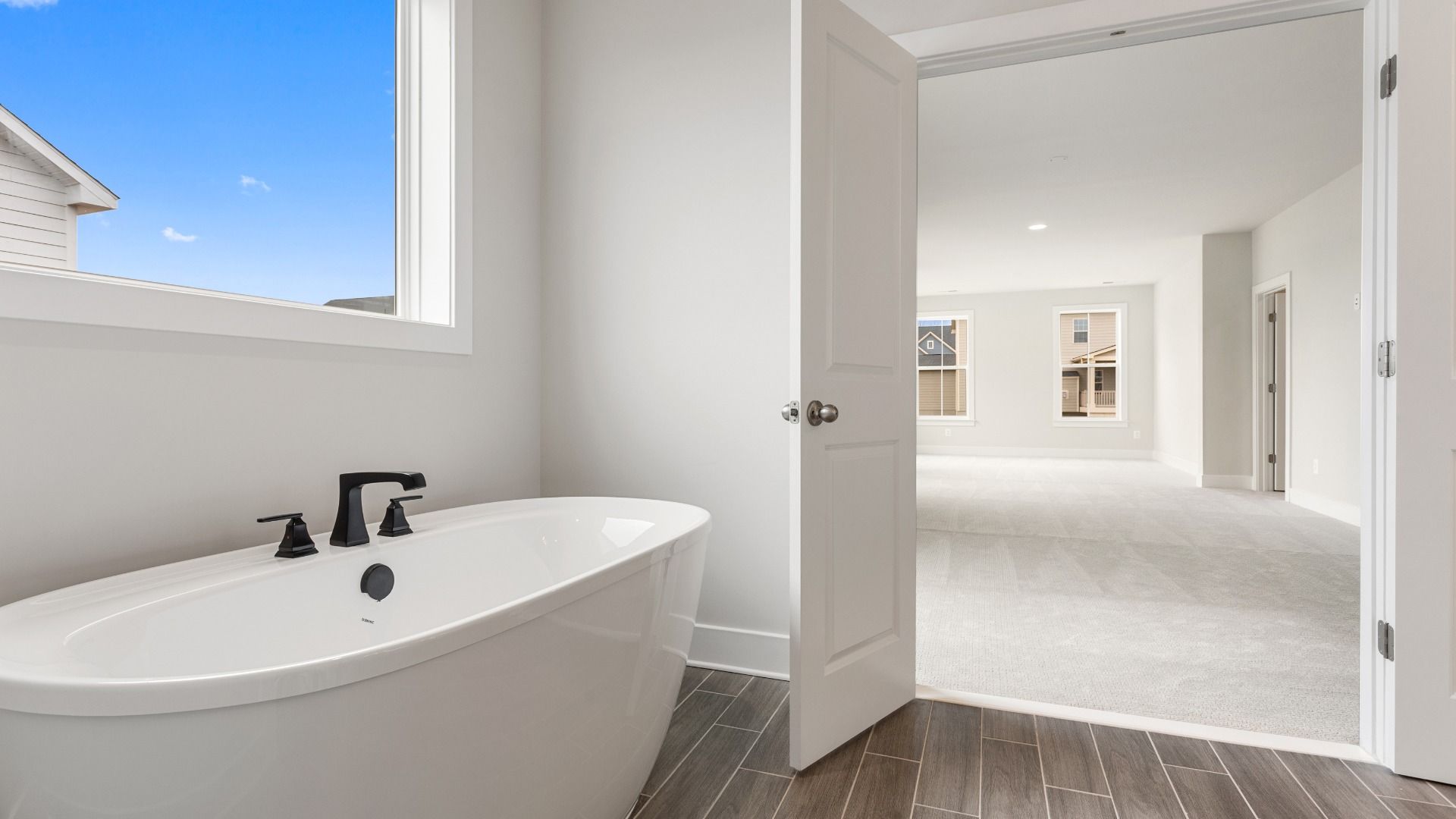 Albemarle Owner's Bathroom at South Lake