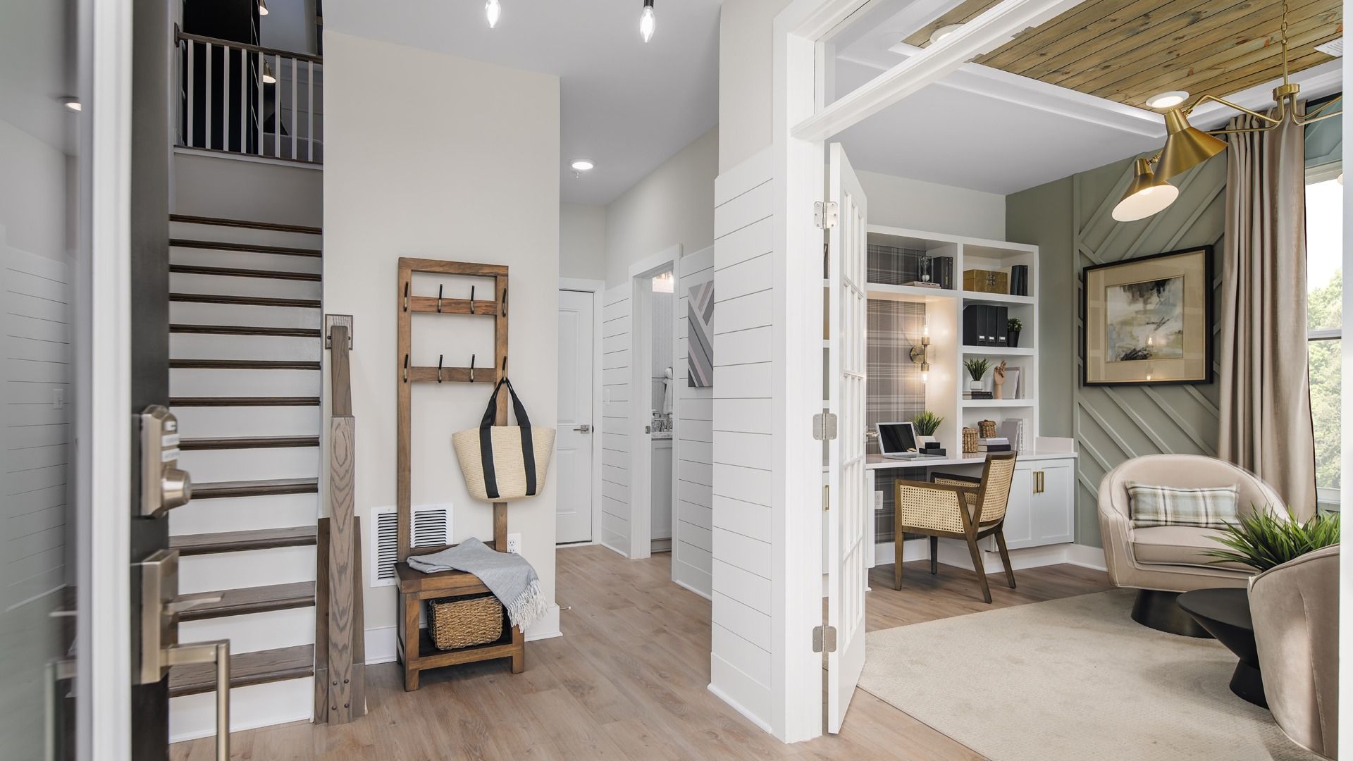 Rockland Entryway