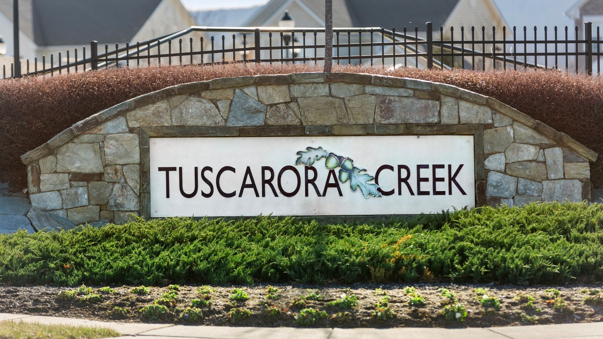 Tuscarora Creek Community Entrance