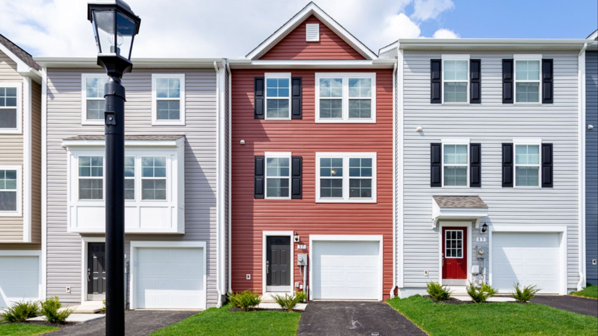 Front exterior of the York II floor plan, showcasing a stylish and modern single-family home design.