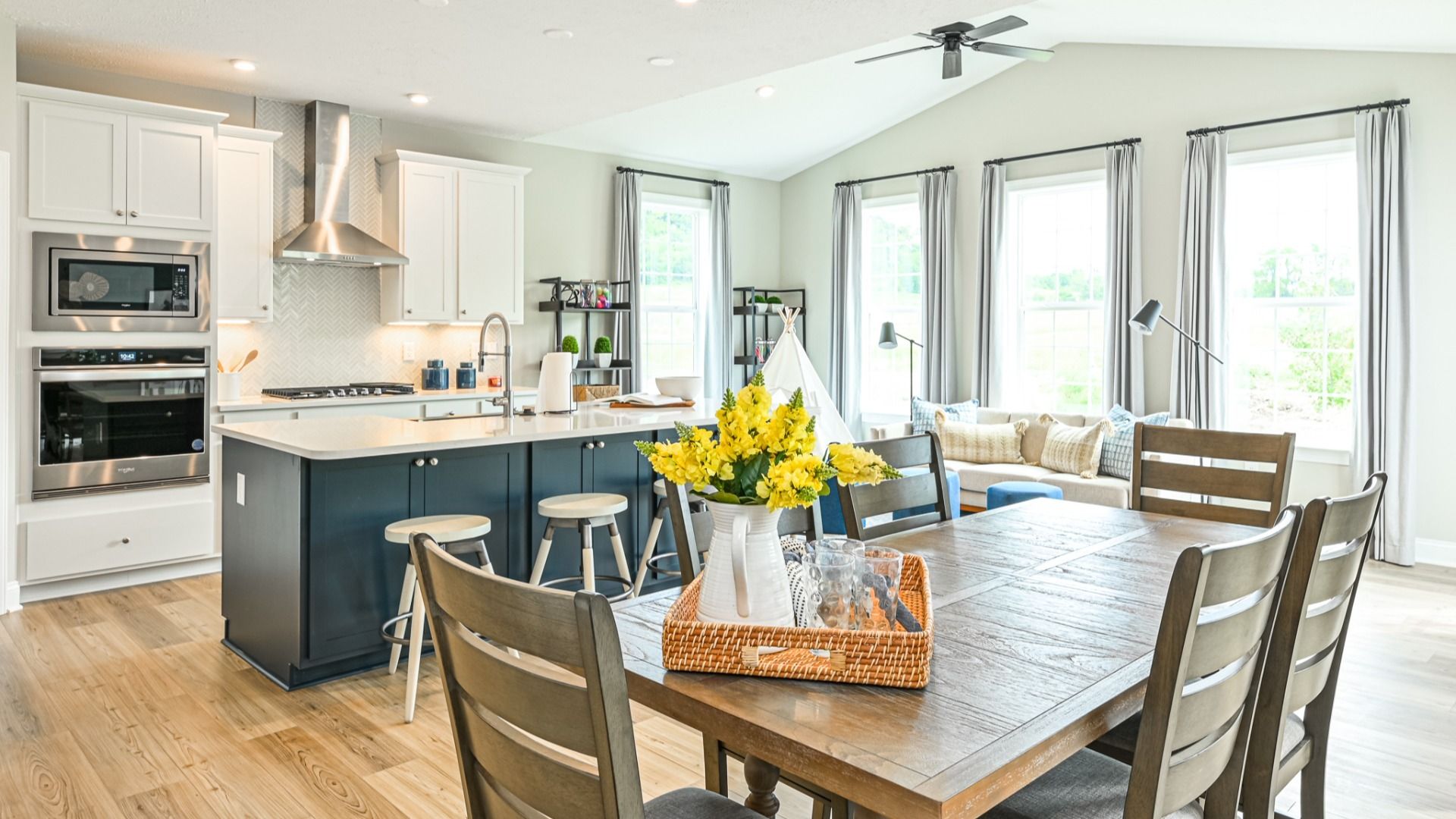 Cumberland II Kitchen and Dining Area at Brunswick Crossing
