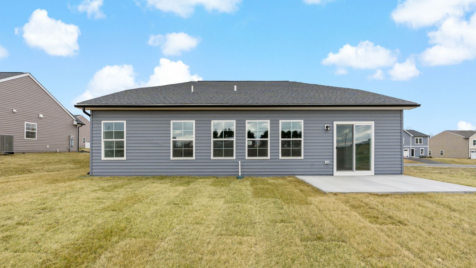 Full back view of the Edgewood floor plan, showcasing a spacious and stylish design.