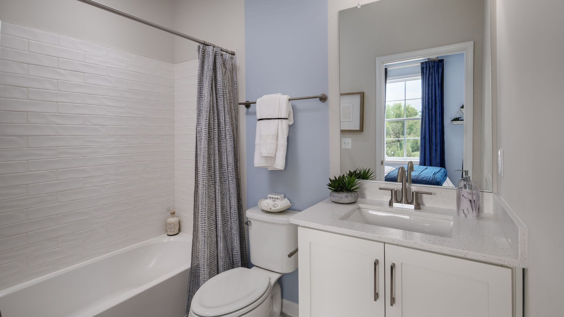 Alden II Secondary Full Bathroom
