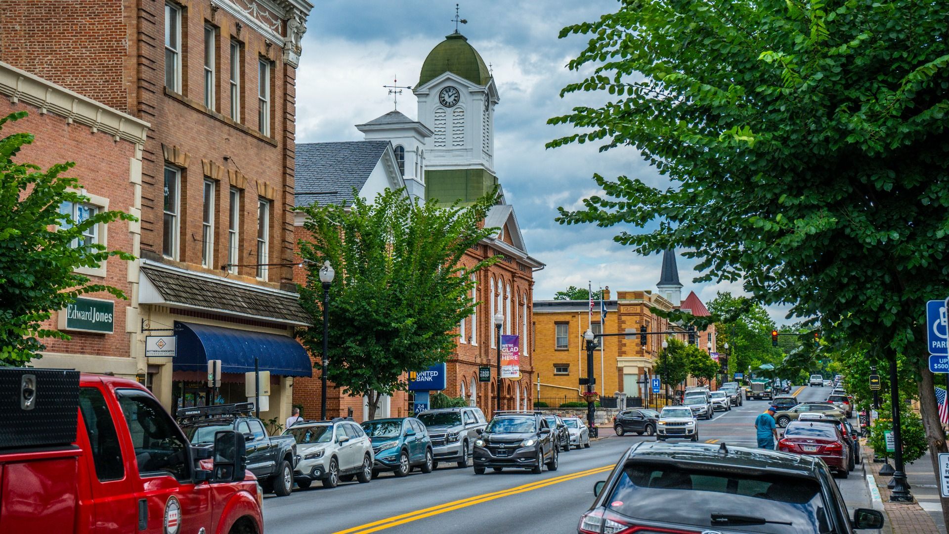 Kings Crossing is located in Jefferson County, WV just minutes from downtown Charles Town.