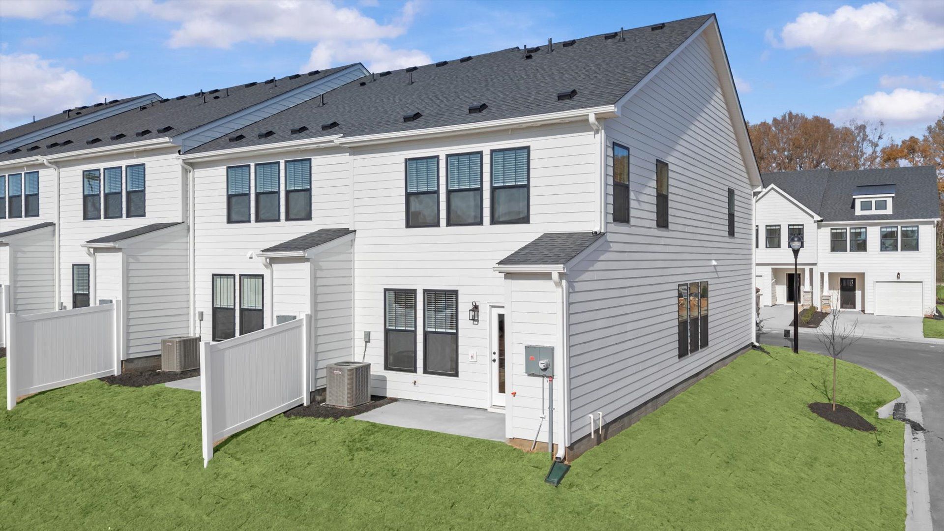 10 Redfield Place (Corner Litchfield)