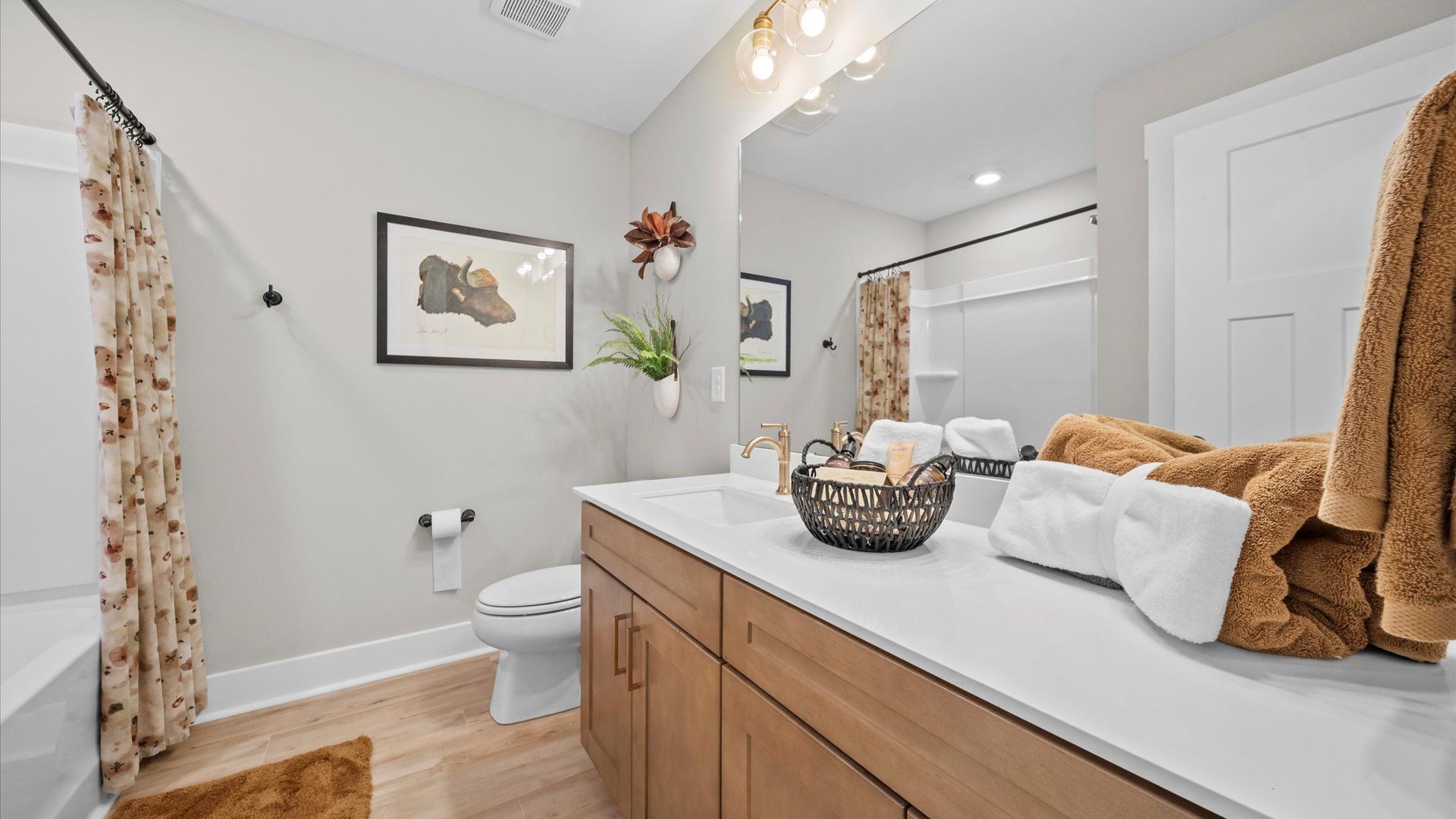 Notable full bathroom offering tasteful details and a bright, functional space located in Fountain Inn, SC