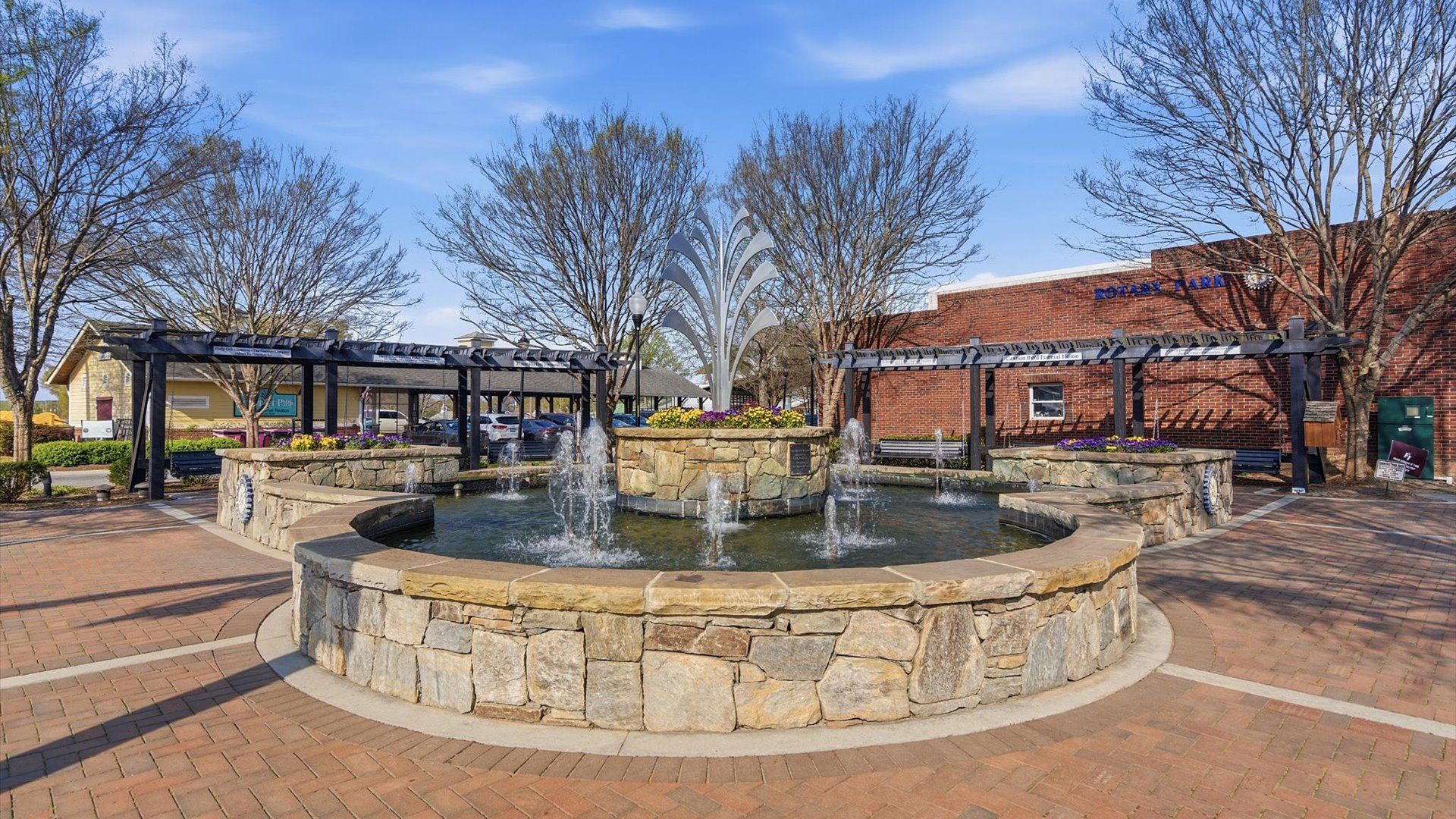 Downtown Fountain Inn minutes from Barton Hollow