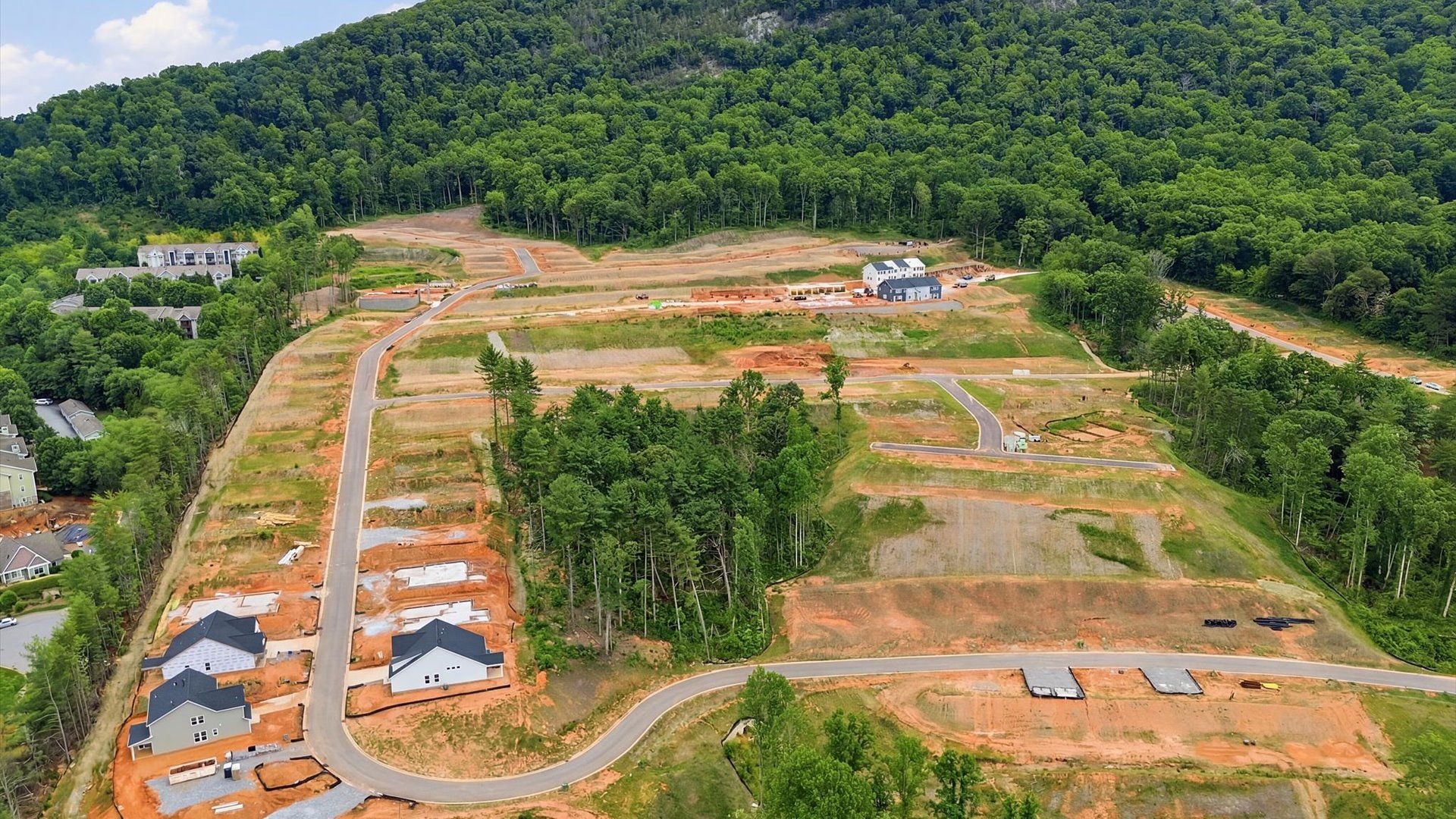 Discover a new way to live where mountain views, walking trails, and resort-style amenities create an unmatched lifestyle