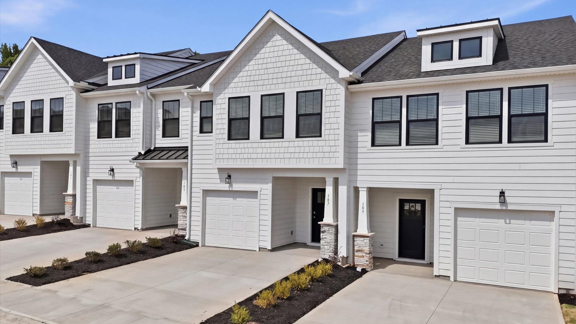 Superior exterior design with modern details and established charm in Simpsonville, SC