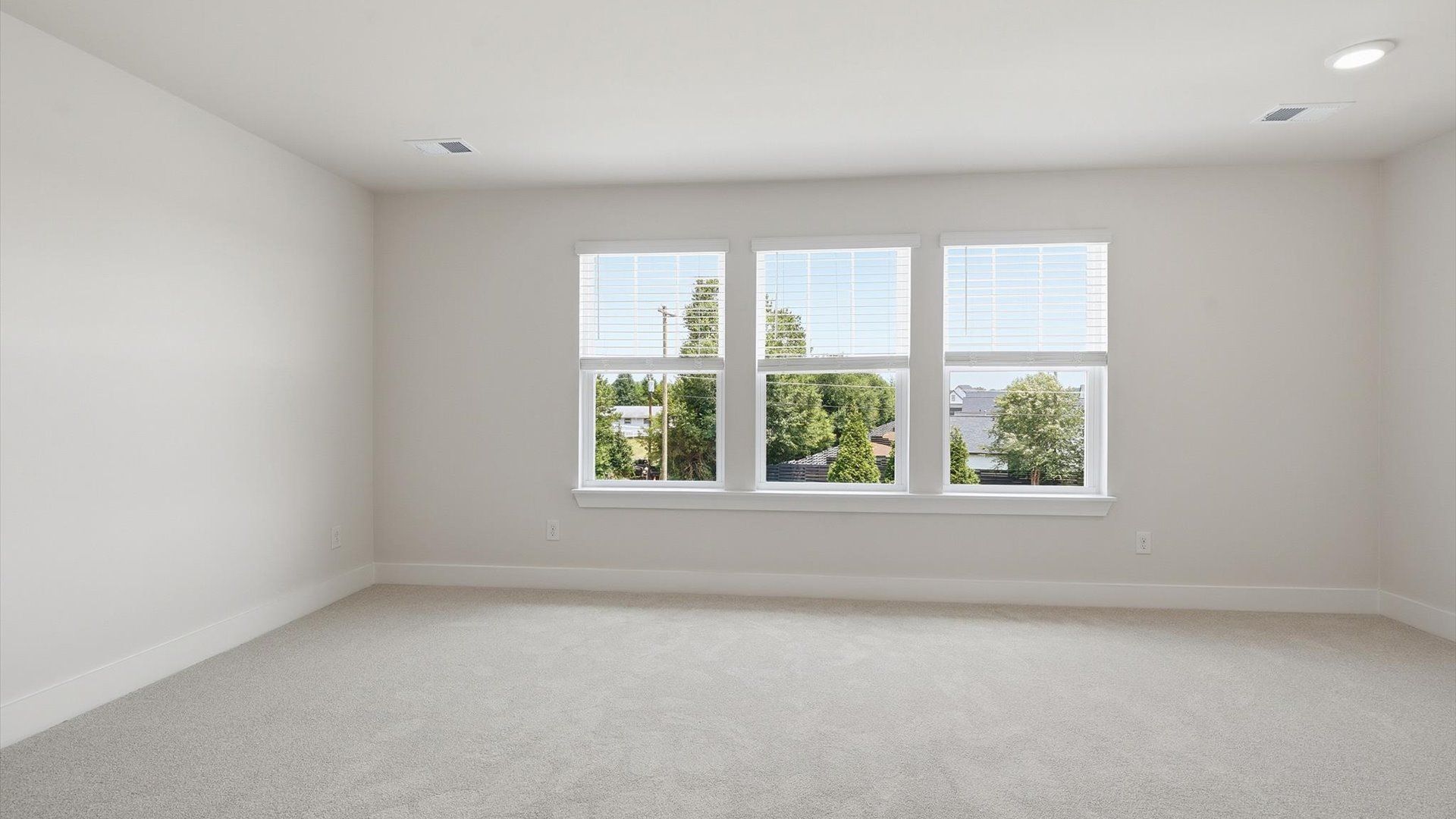 Desirable primary suite layout with spacious en suite bath in a proven, established community