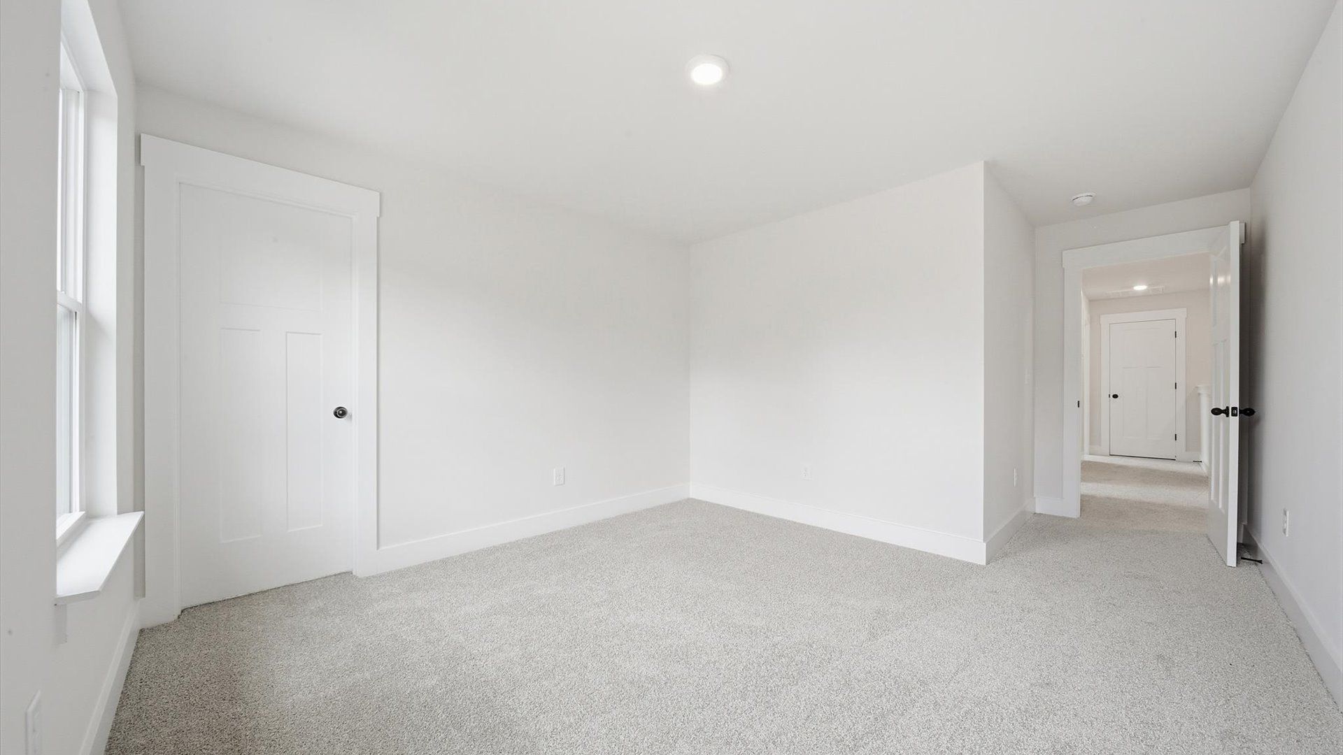Memorable space offering plush carpet underfoot and a thoughtfully planned walk-in closet near Lake Hartwell