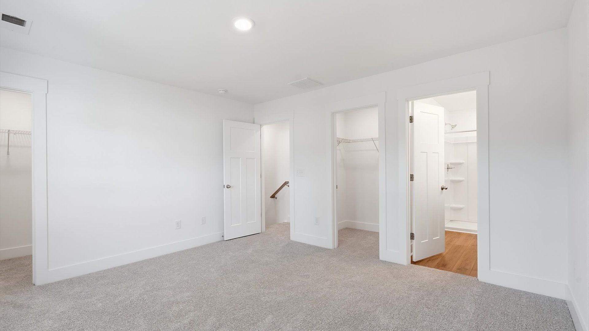 Desirable primary suite layout with spacious en suite bath in a proven, established community