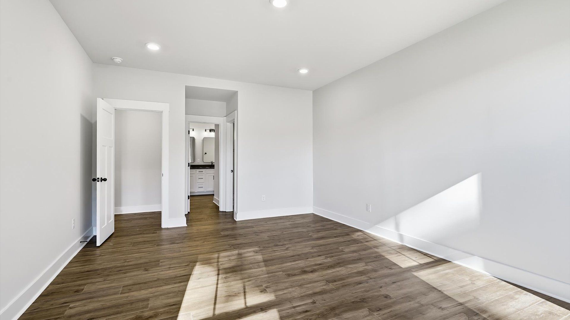 Desirable primary suite layout with spacious en suite bath in a proven, established community