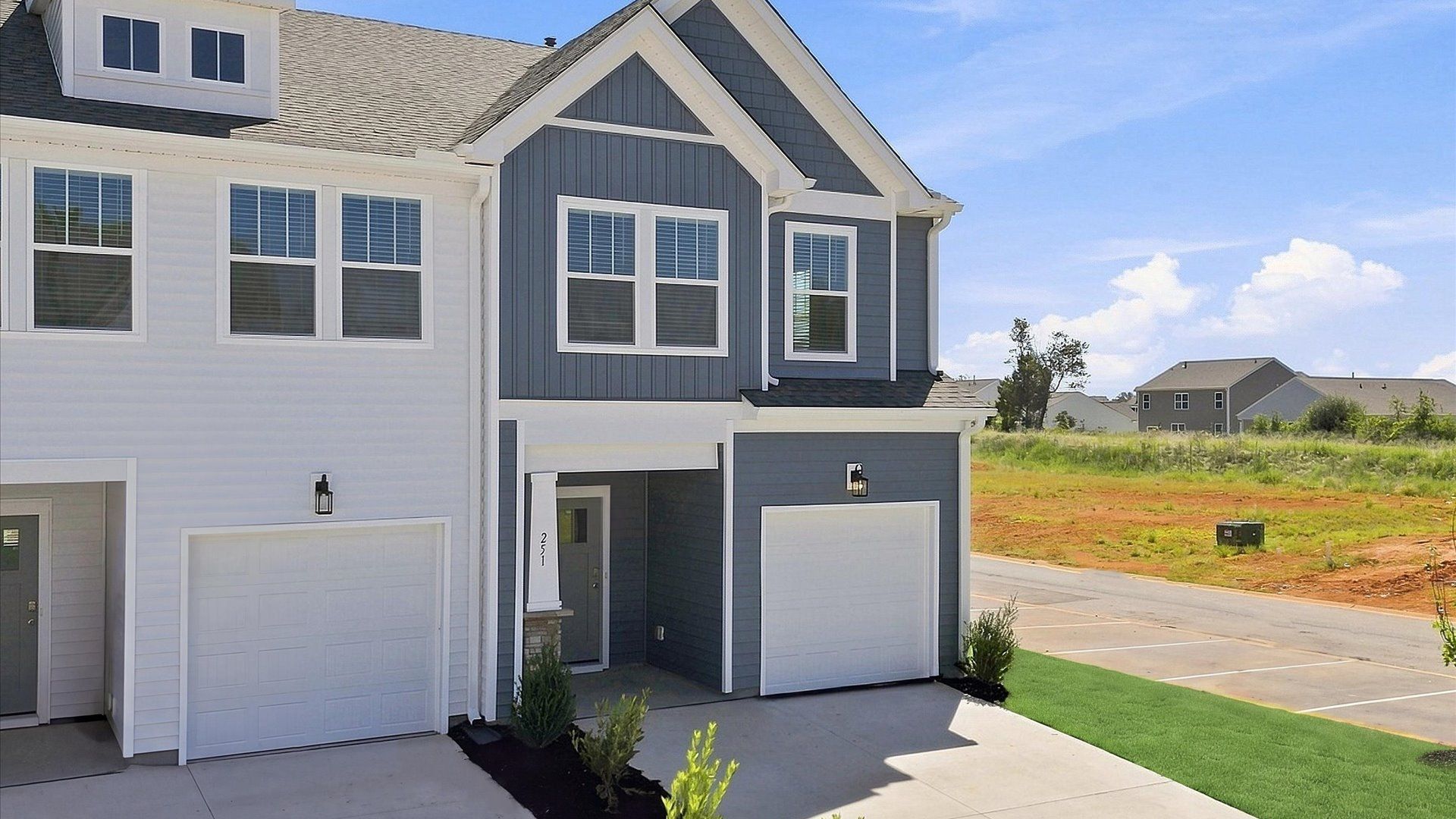 251 Cali Way (Corner Litchfield)