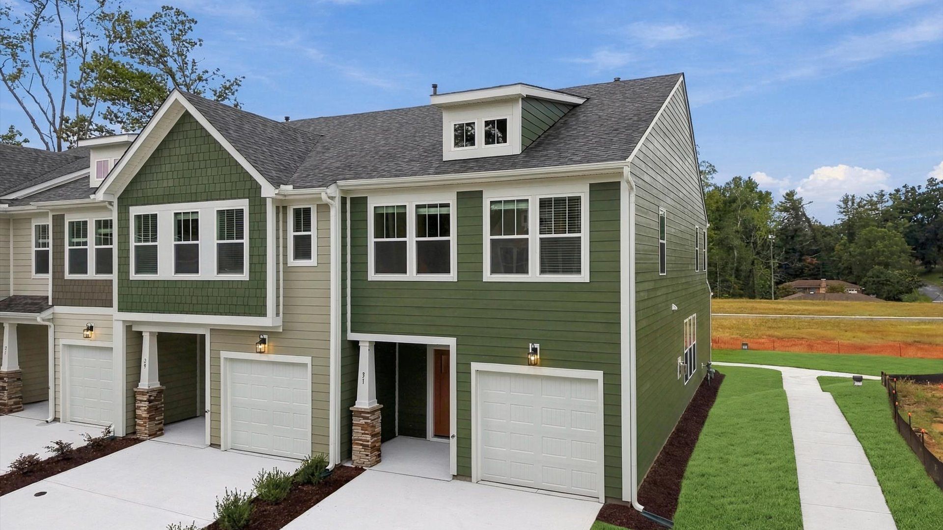 Exclusive end-unit villa in Brookland Place with elegant design and high standards