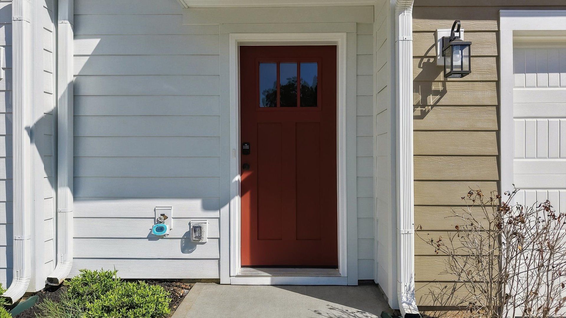 Memorable first impression with elegant exterior design and exceptional materials at the Barton Hollow community