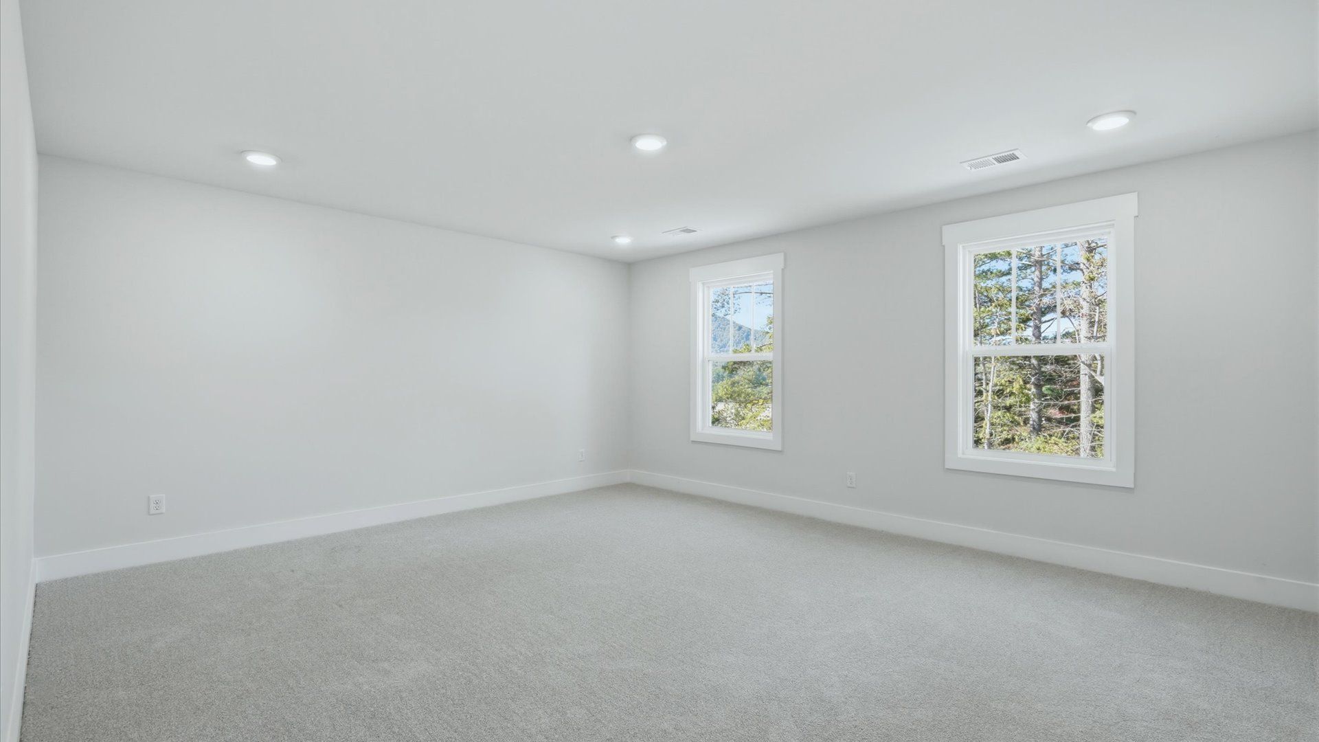 Desirable primary suite layout with spacious en suite bath in a proven, established community