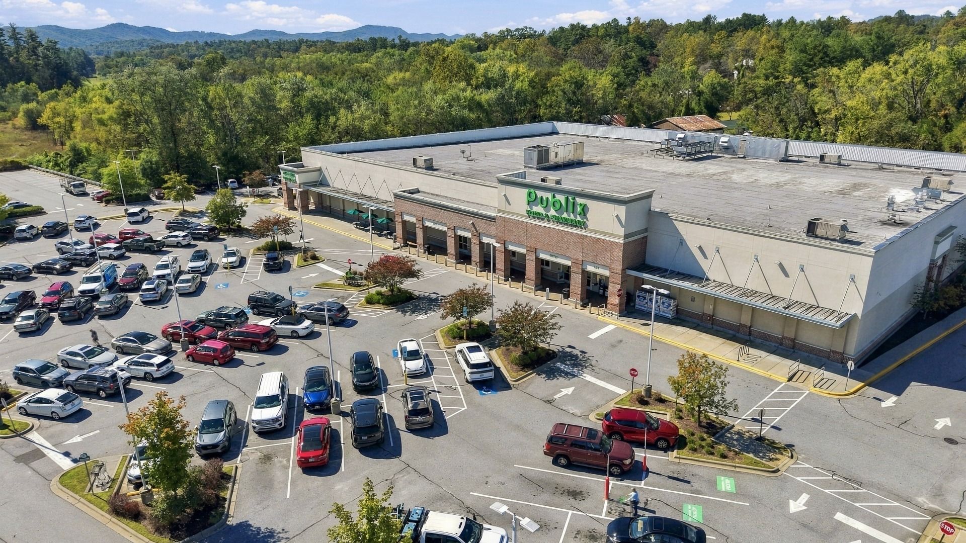Publix in Hendersonville, NC 1 minute from Brookland Place