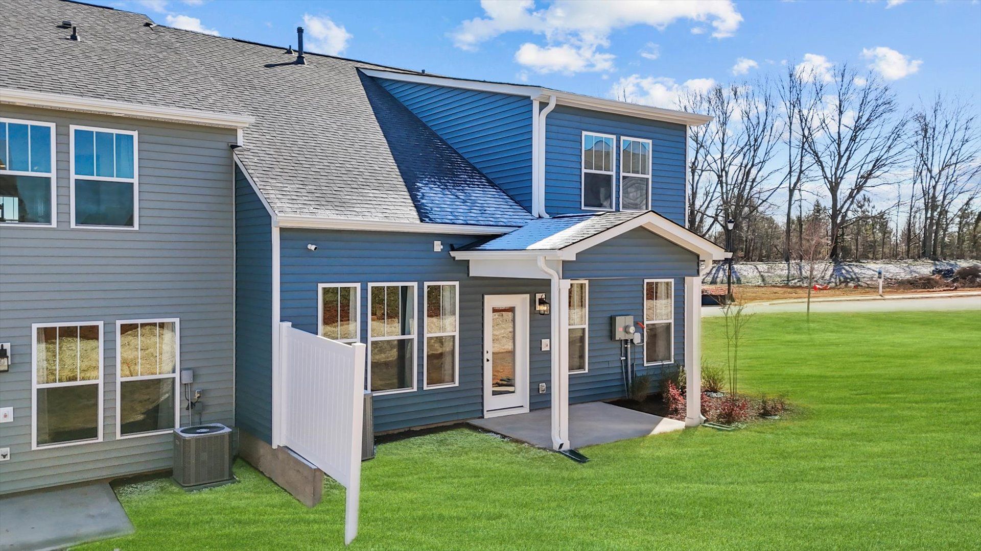 Functional design and eye-catching details in this accomplished townhome at Aspen Ridge in Lyman, SC