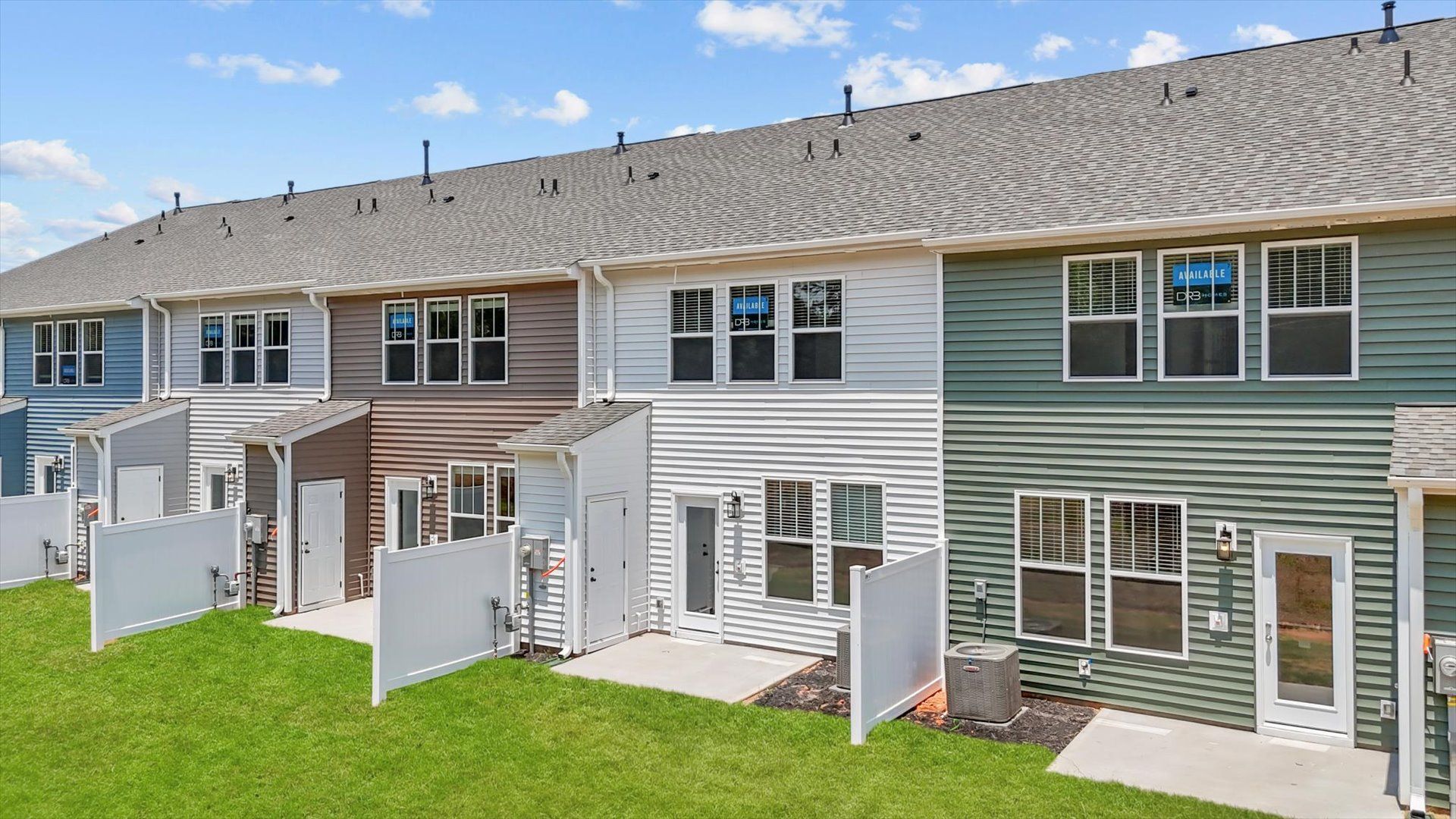 537 W Norvell Court (Litchfield)