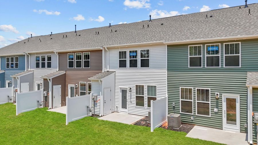 537 W Norvell Court (Litchfield)