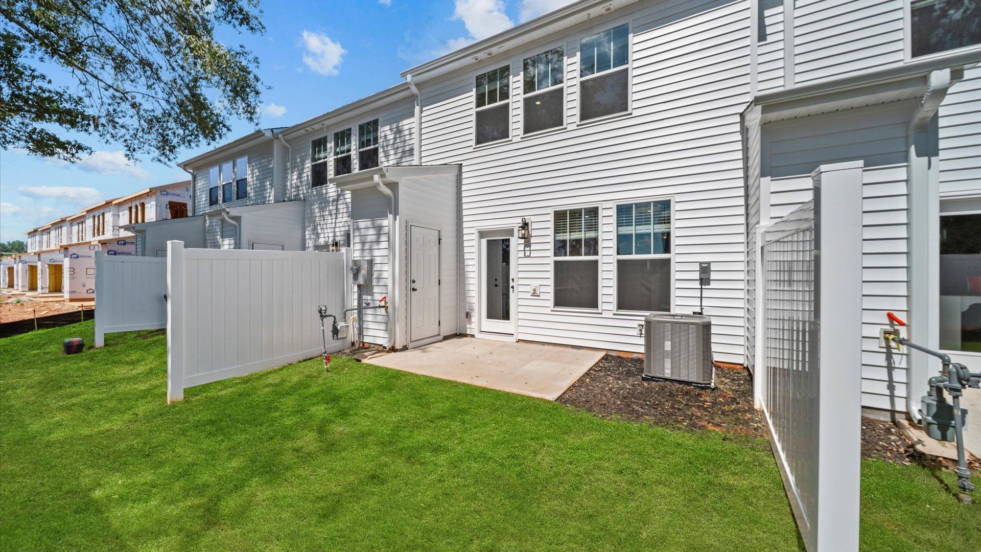 518 Harebell Way (Litchfield)