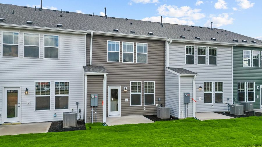 206 Cali Way (Litchfield)