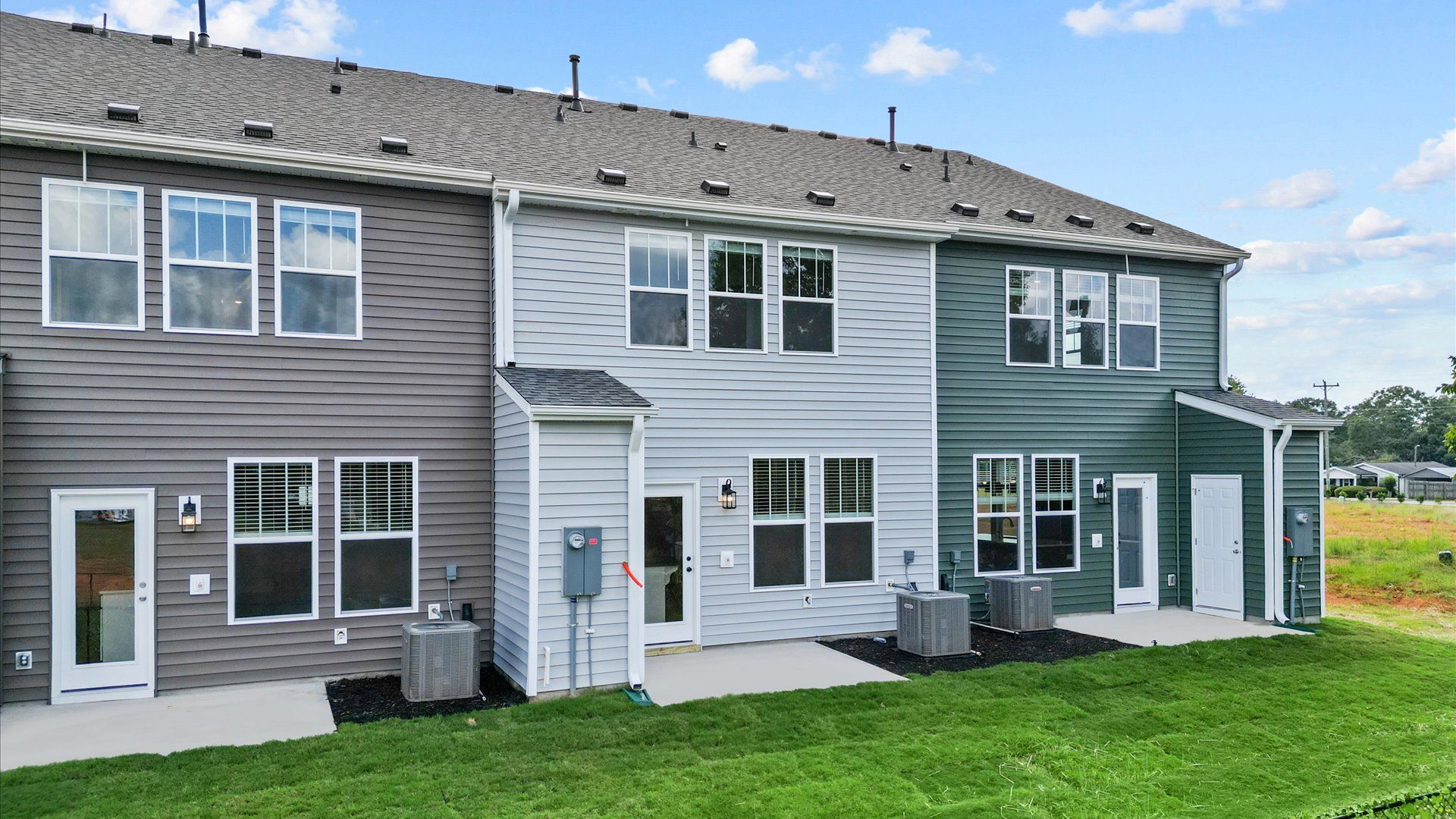 208 Cali Way (Litchfield)