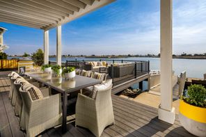 620 Point Place (The Edgewater)