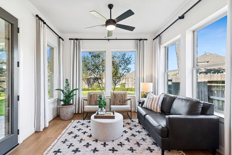 The Pinto - Sunroom