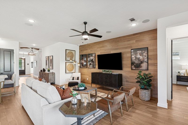 The Pinto - Family Room