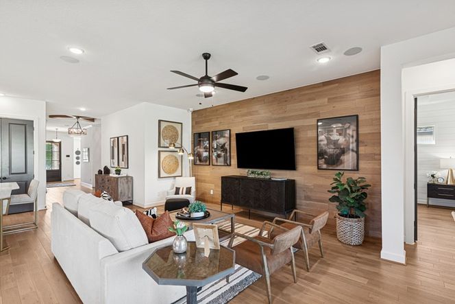 The Pinto - Family Room