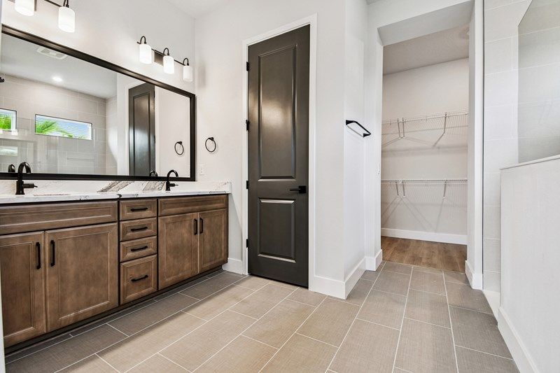 The Borrelli - Owner's Bath