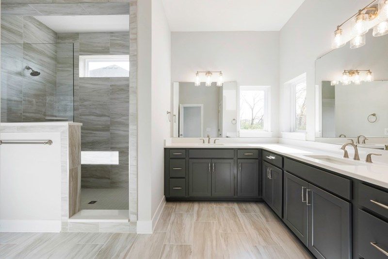 The Bonner - Owner's Bath