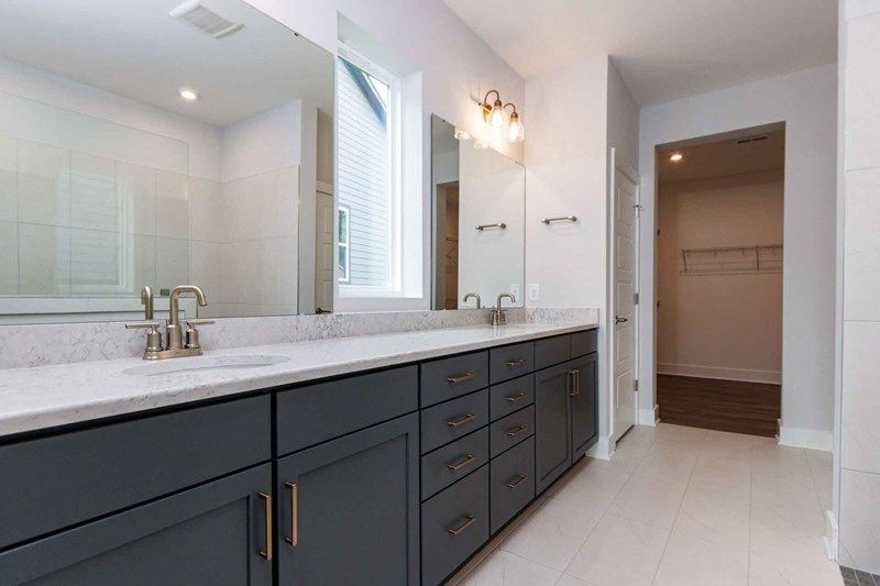The Carroway - Owner's Bath