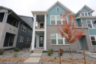 Kinston Mainstreet Townhomes por David Weekley Homes en Fort Collins-Loveland Colorado