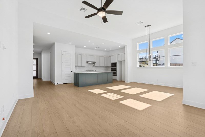 The Violet - Family Room