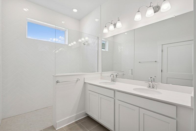 The Wrendale - Owner's Bath