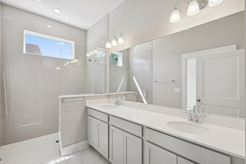 The Bloomsbury - Owner's Bath