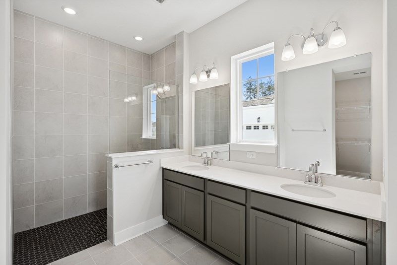 The Brickhaven - Owner's Bath