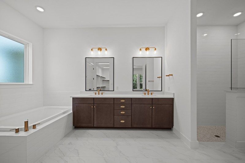 The Norwood - Owner's Bath
