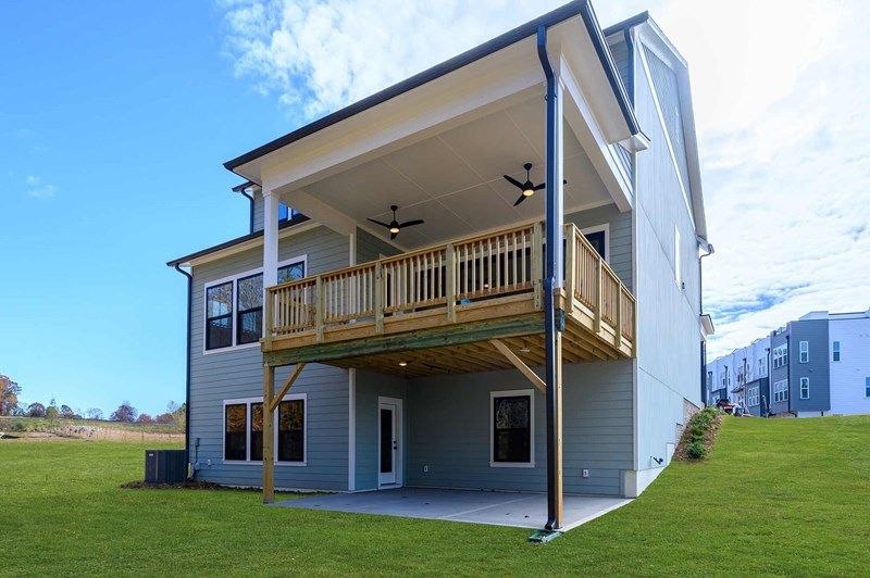 The Savannah - Exterior Rear