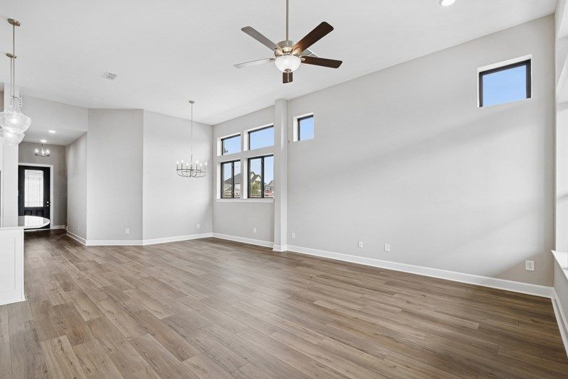 The Elson - Family Room