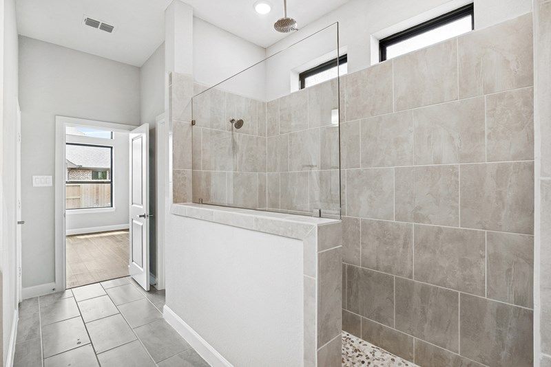 The Elson - Owner's Bath