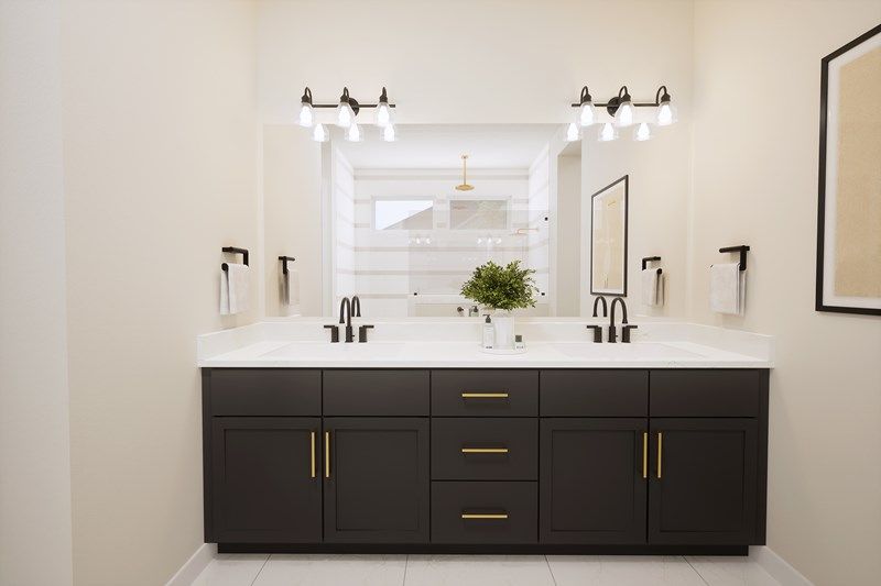 The Jasmine - Owner's Bath