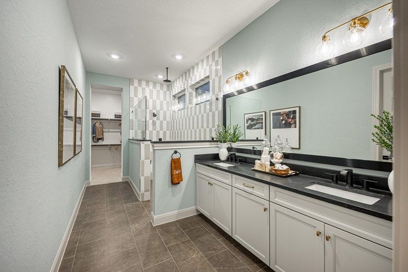 The Jacksboro - Owner's Bath