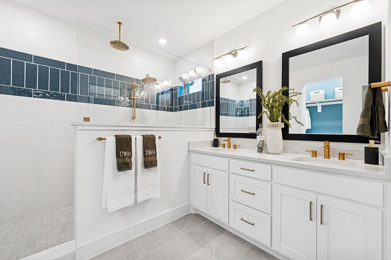 The Hastin - Owner's Bath