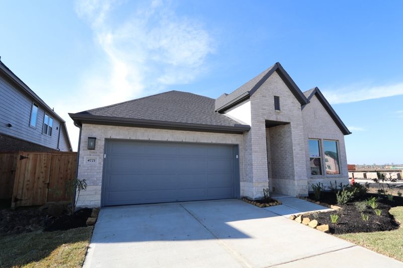 Pine - Beacon Point at Lago Mar 50' Homesites: Texas City, Texas - David Weekley Homes