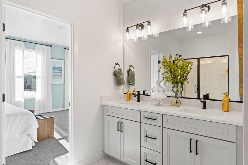 The Benchmark - Owner's Bath